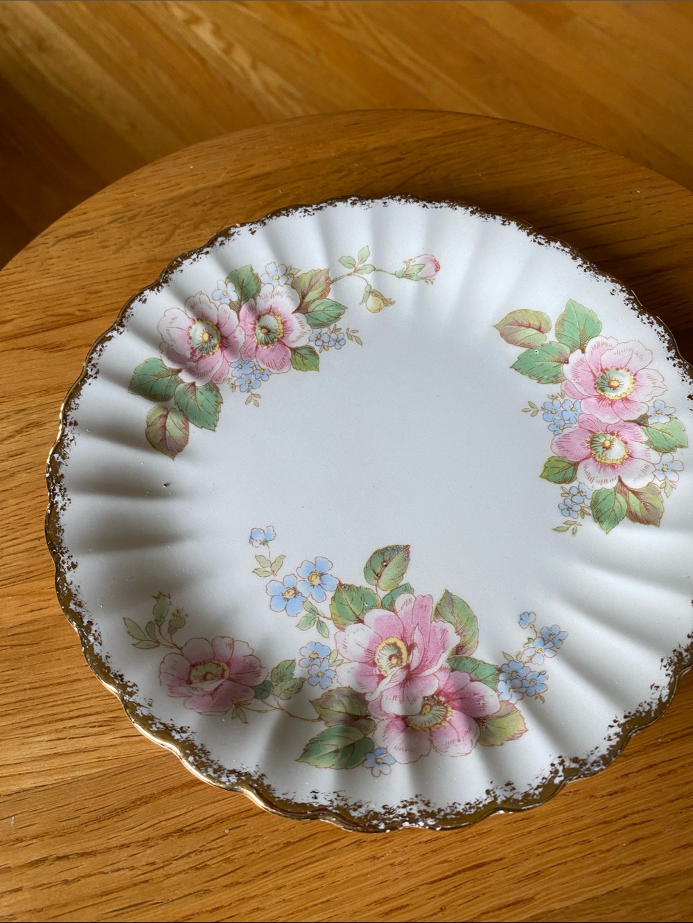 Vtg Limoge China Rose Scalloped 7 1/4” Dessert/Bread/Salad Plates set of 8 - Picture 11 of 13